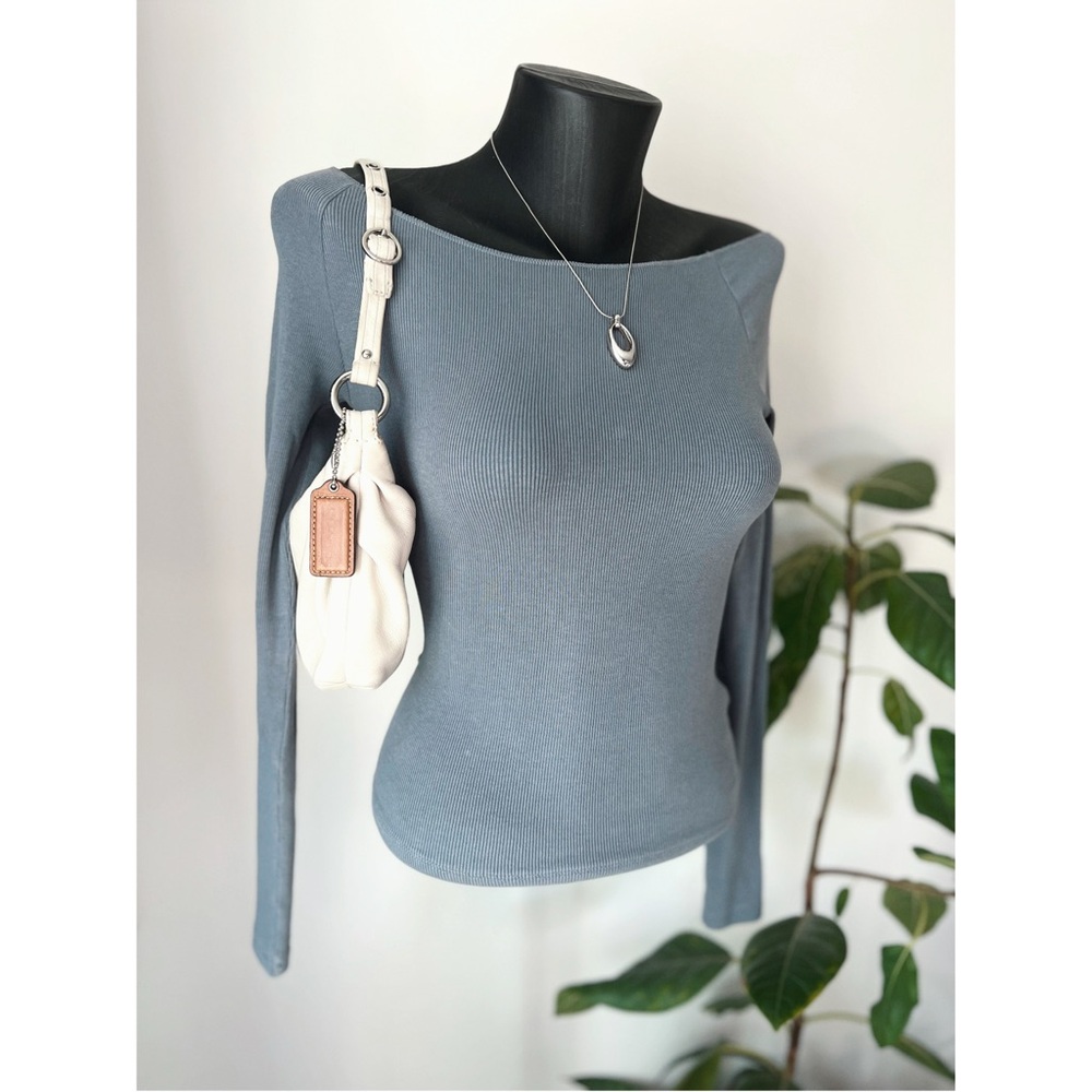 Aritzia TNA | HomeStretch Ribbed Off-Shoulder Longsleeve